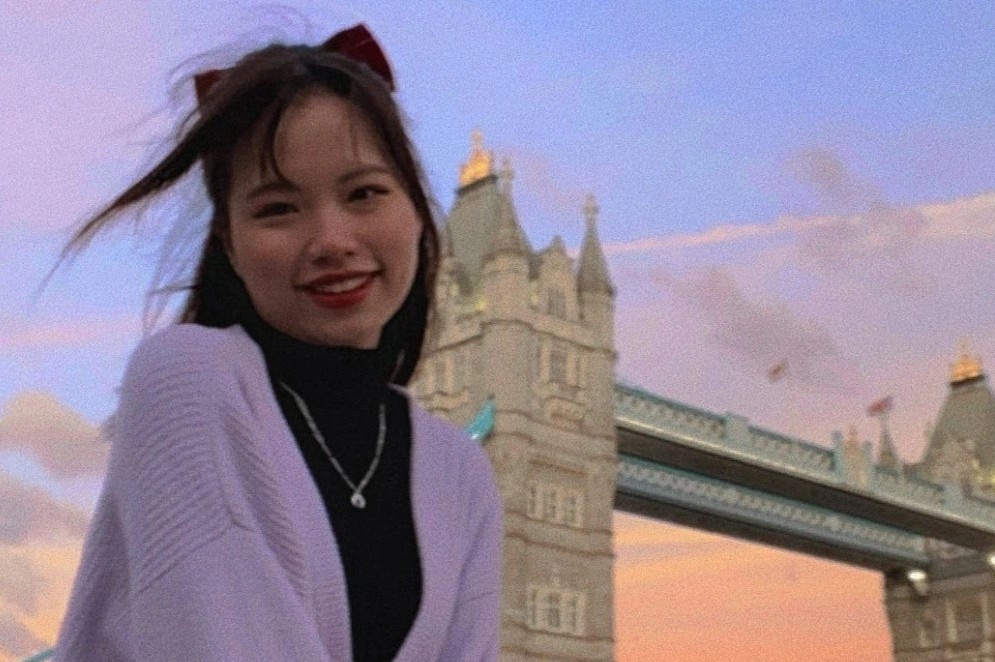 Dubai khong chi co nha giau, sieu xe qua loi ke cua co gai Viet hinh anh
