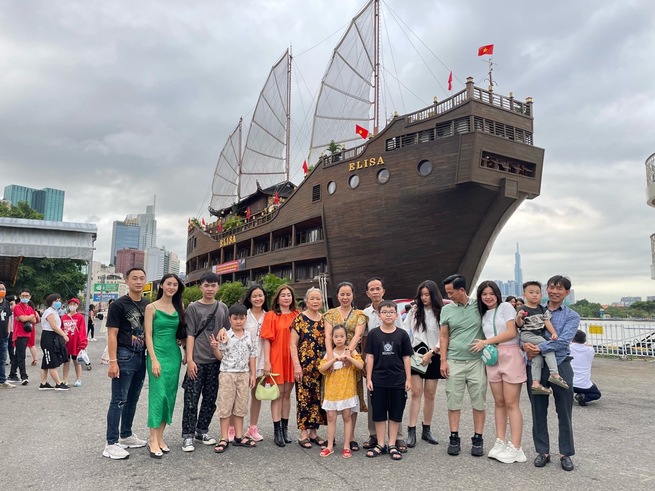 ngắm pháo hoa trên du thuyền ảnh 4 ngam phao hoa tren du thuyen anh 4