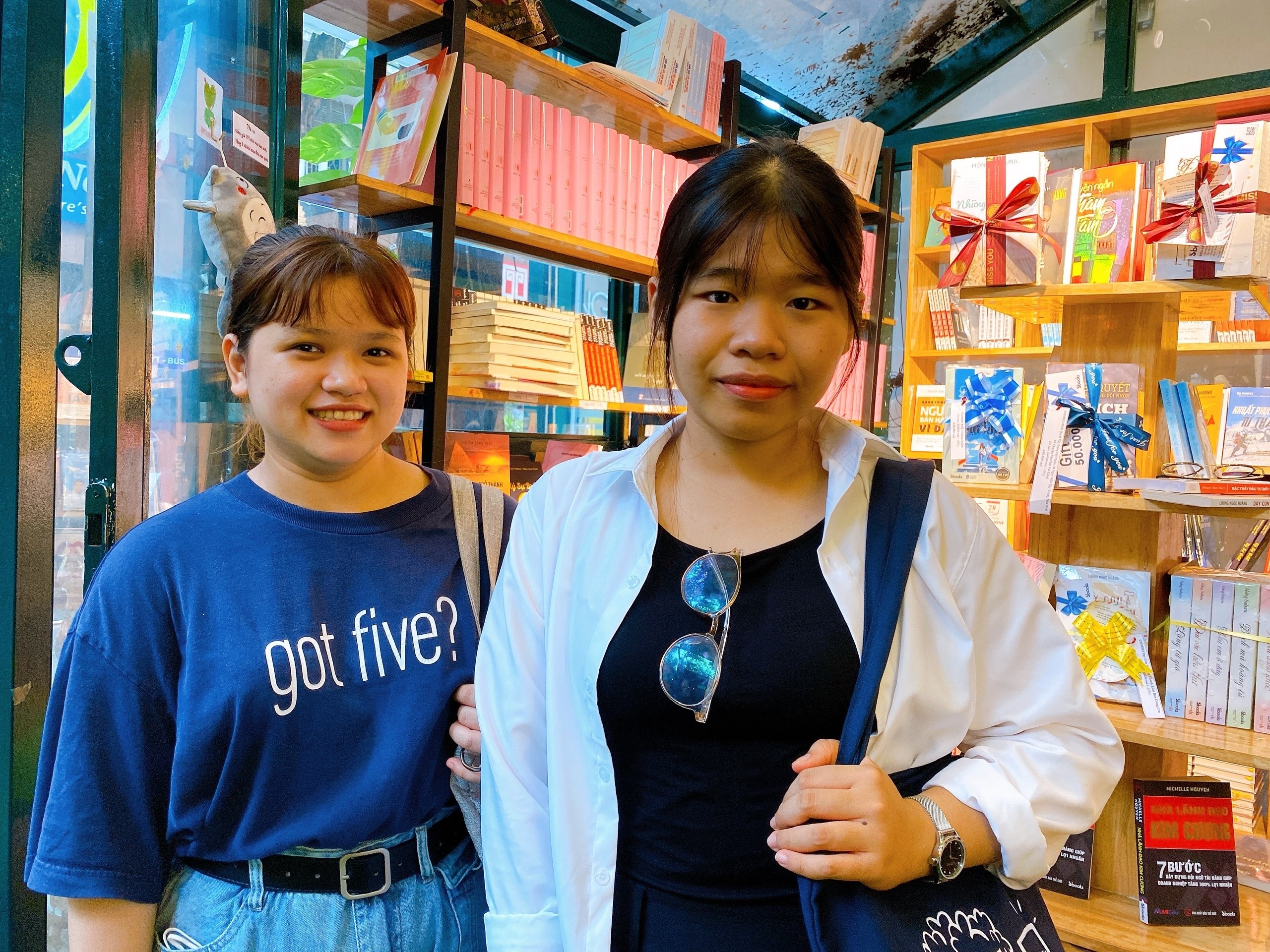 đi nhà sách ảnh 7 di nha sach anh 7