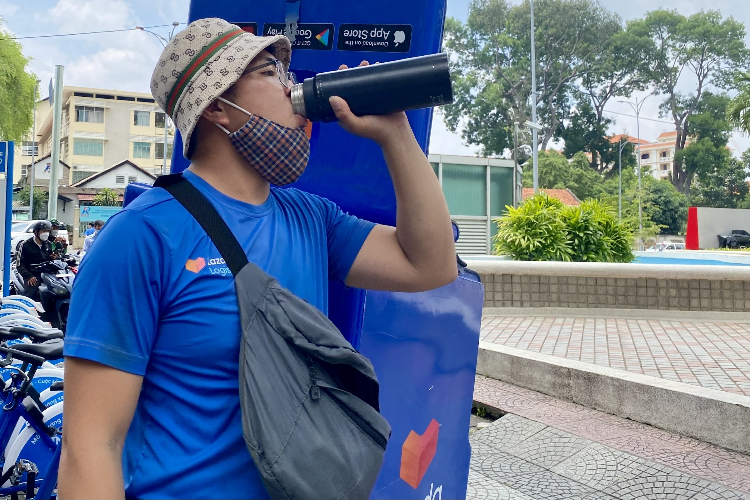 shipper giao hàng sau nghỉ lễ ảnh 2 shipper giao hang sau nghi le anh 2