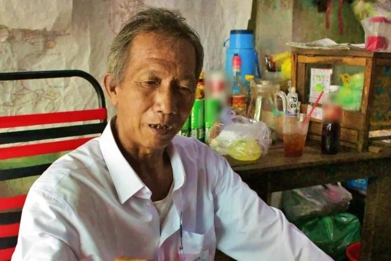 Nguoi dan ong mat sach tai san, cuoi doi song canh kho tin hinh anh