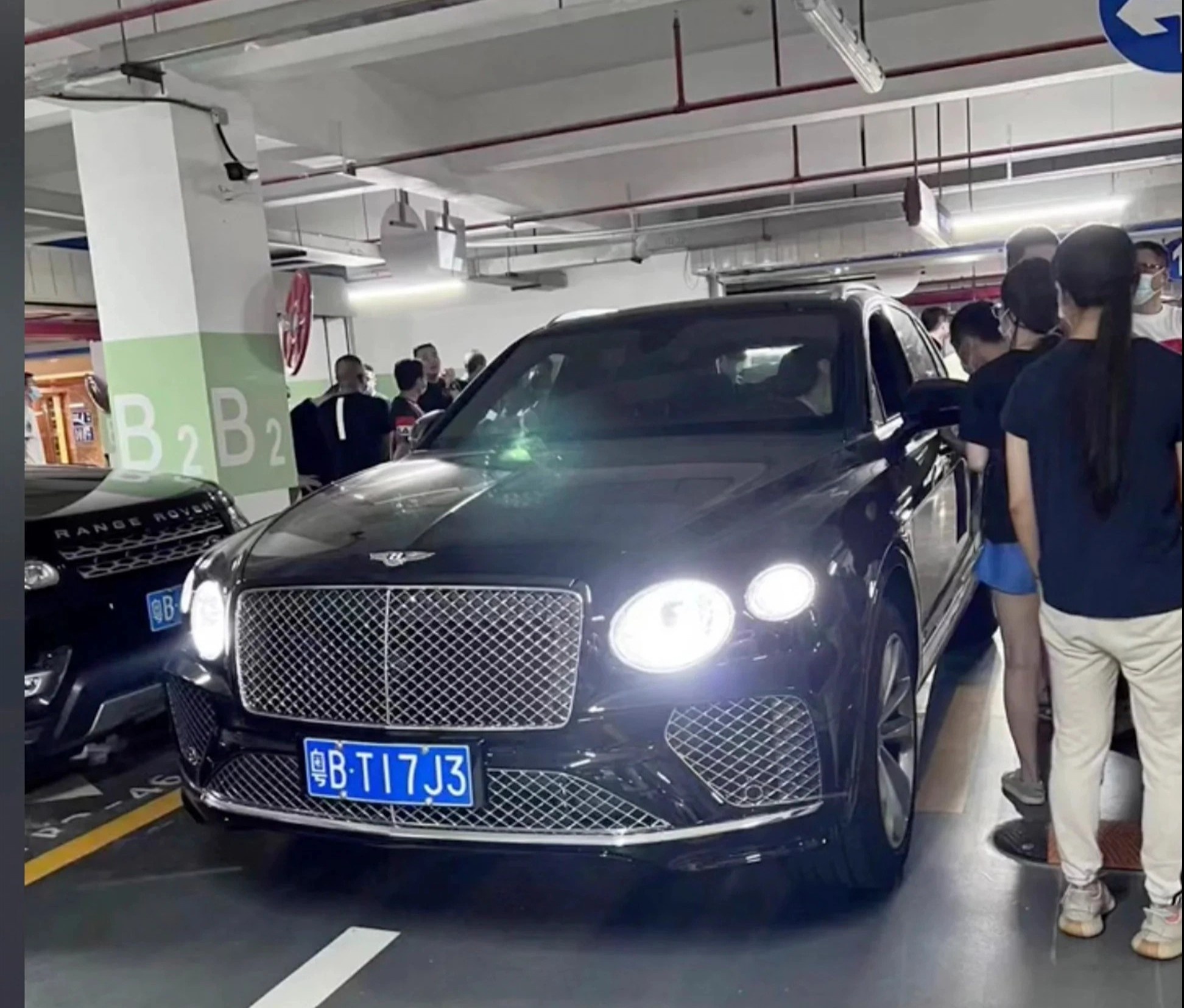 gianh cho dau xe o Trung Quoc anh 2