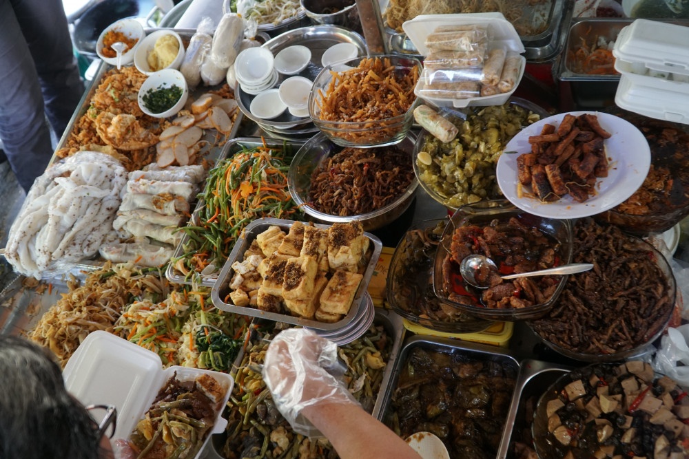 Quan com chay suon bi cha noi tieng o TP.HCM hinh anh