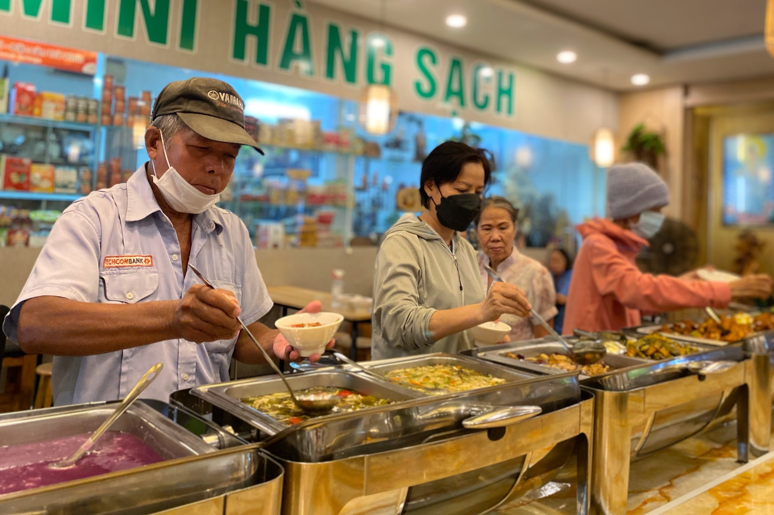 Quan com tu thien o TP.HCM so phai dong cua do bao gia hinh anh