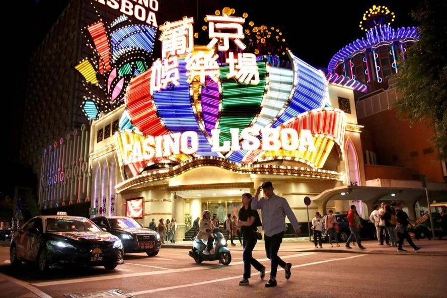 Song bac van sang den trong phong toa o Macao hinh anh