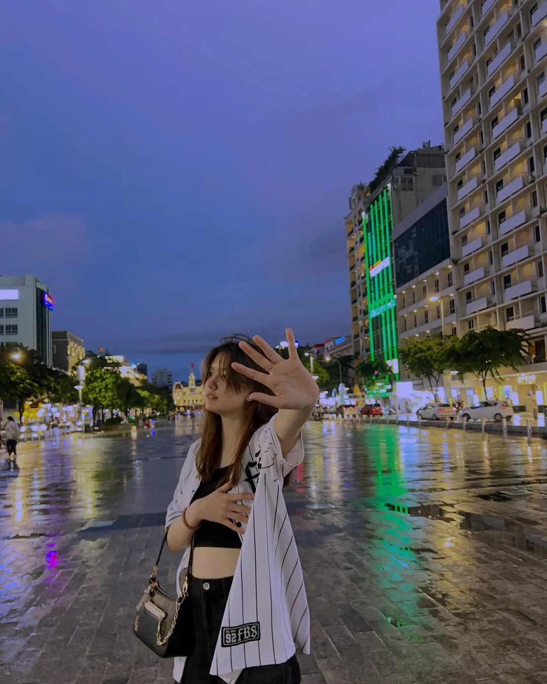 bố mẹ đăng văn lâm về việt nam ảnh 2 bo me dang van lam ve viet nam anh 2