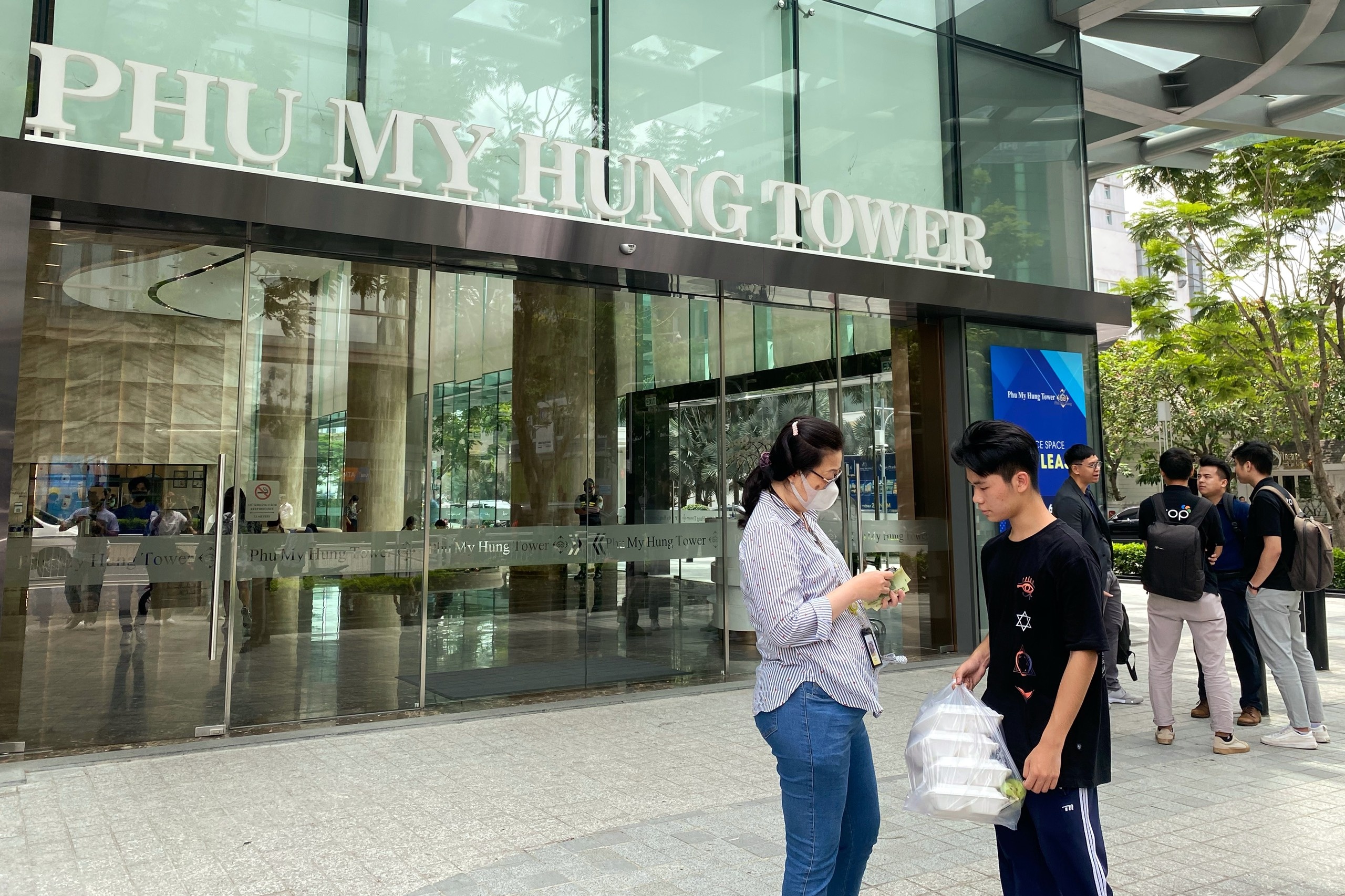 an trua phu my hung anh 1