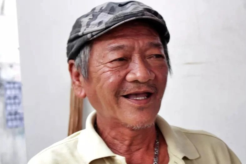 Nguoi quet rac trung so 2,3 ty dong, nho vo giu tien suot 6 nam hinh anh