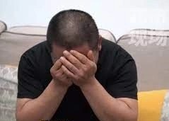 Nguoi dan ong Trung Quoc bi vo cu va nhan tinh khung bo hinh anh