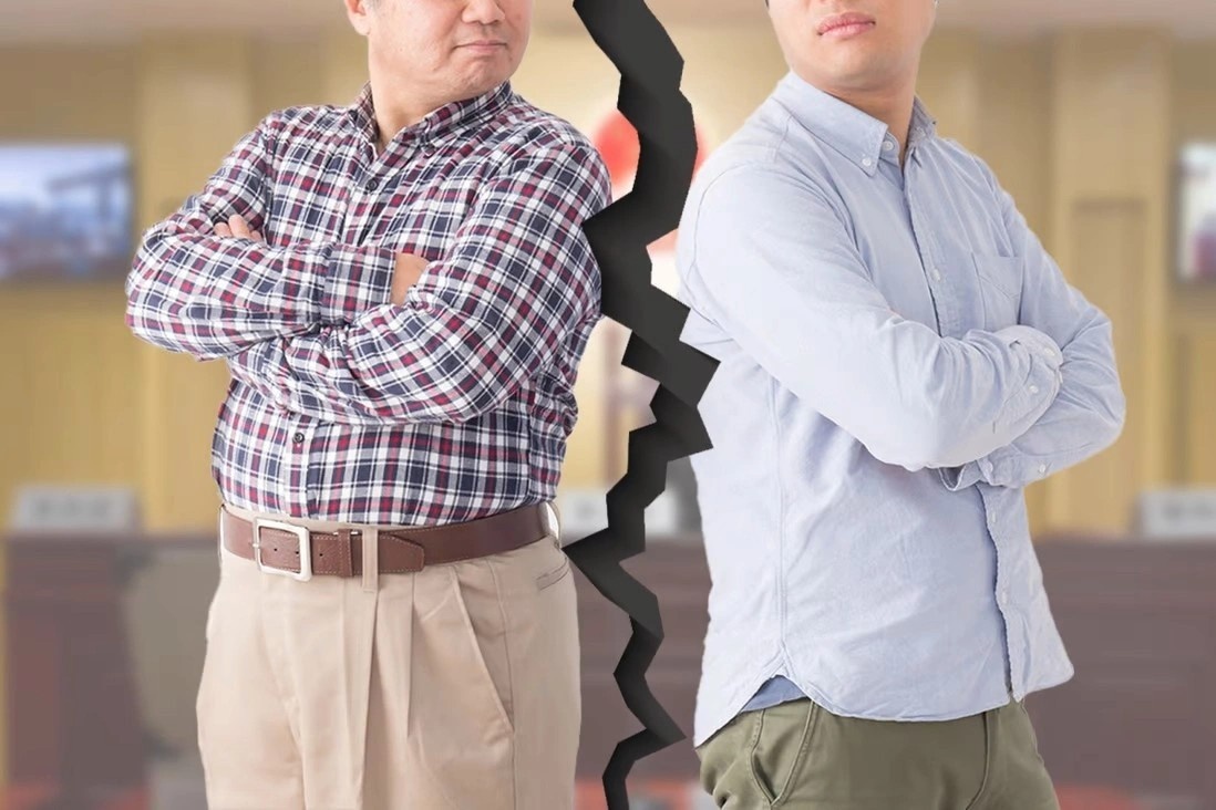 Cha kien con trai vi bi che nhao khi giai sai bai toan hinh anh