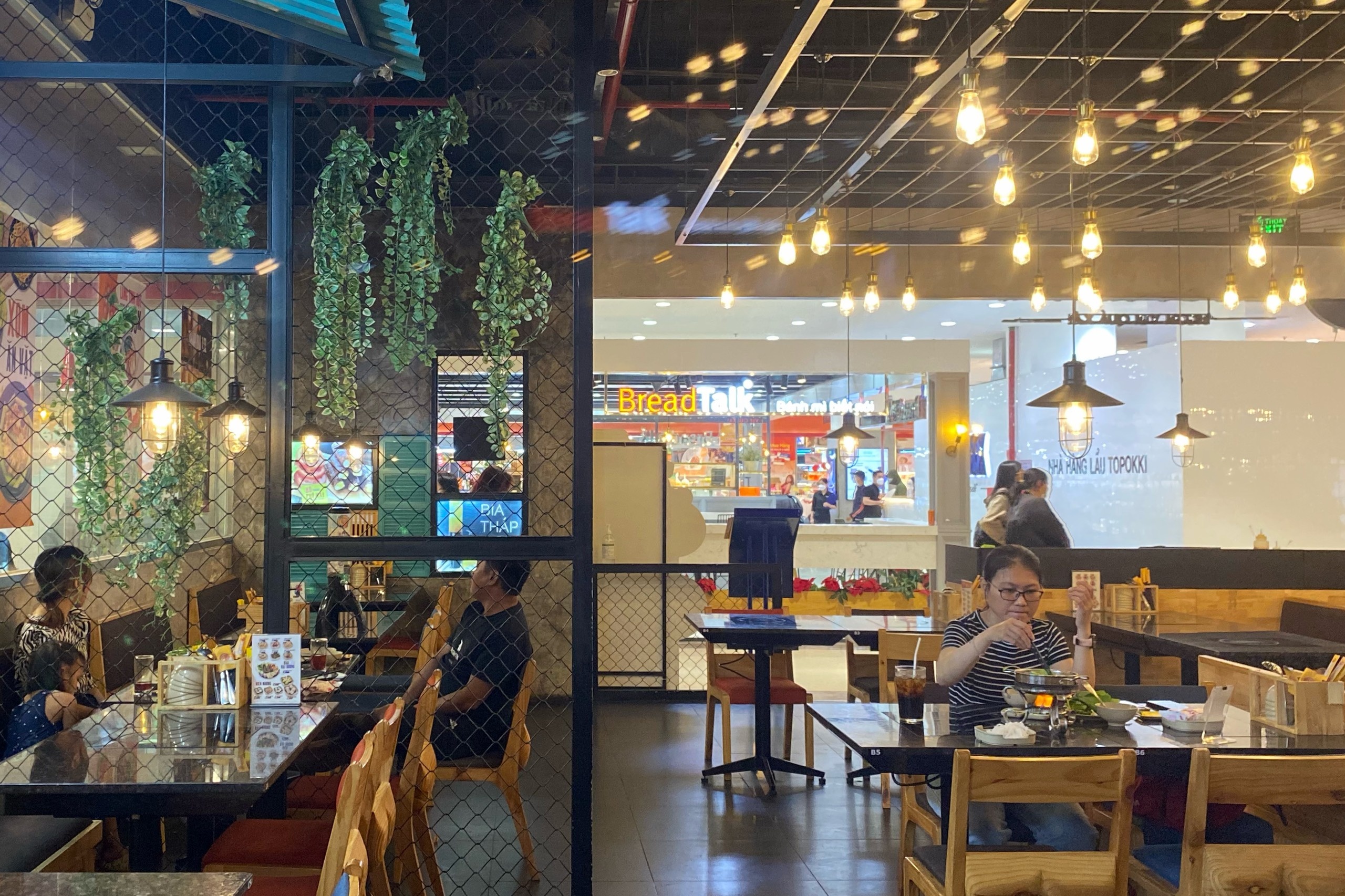 quan an mot minh anh 3