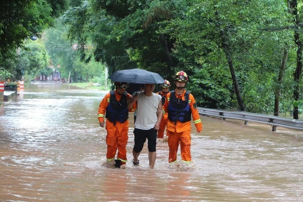 Chet duoi khi du lich theo review cua KOL tai Trung Quoc hinh anh