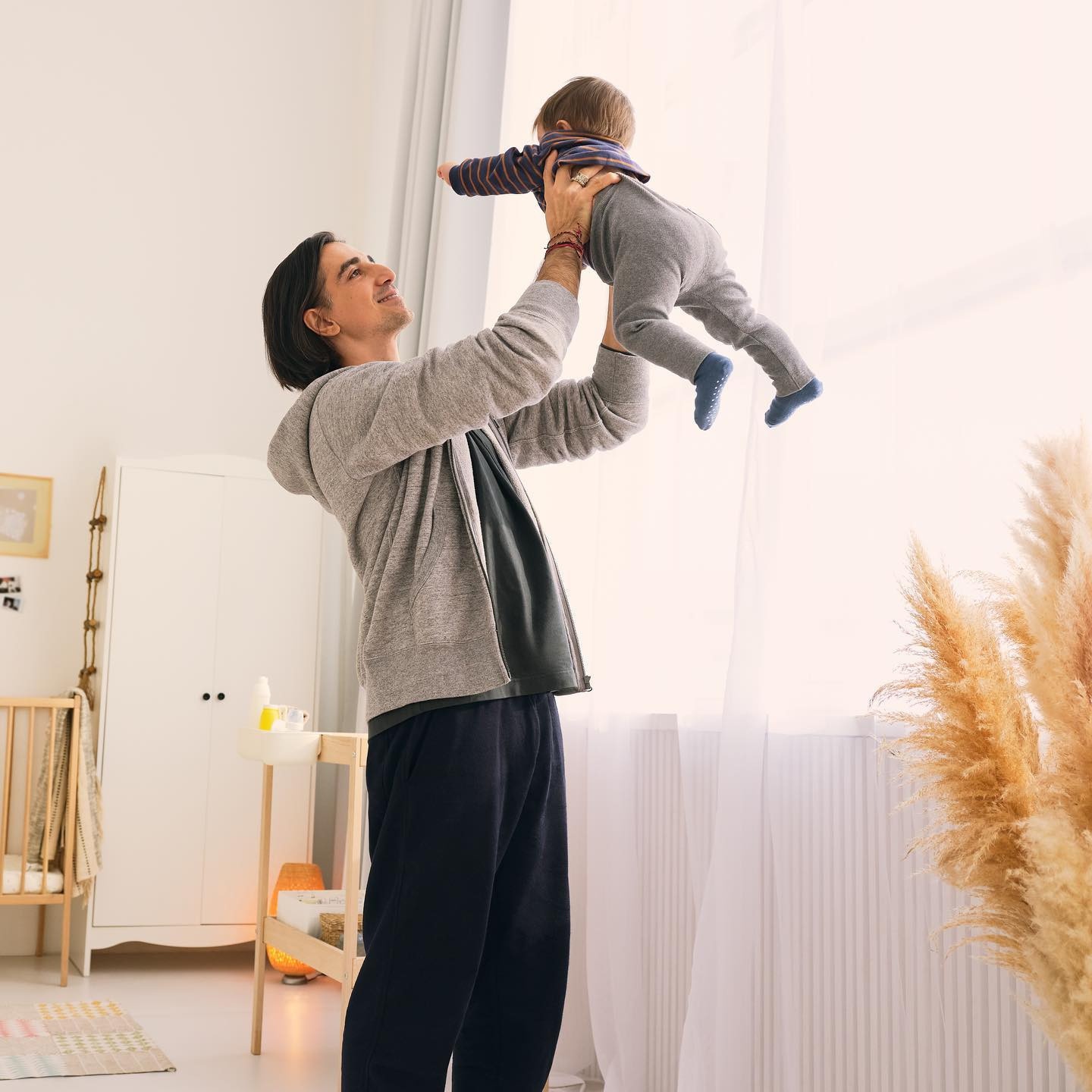 nam tay khap the gian anh 10