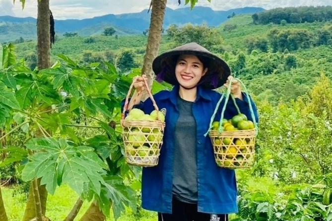 Roi TP.HCM sau 10 nam gan bo, co gai ve que ban thit heo hinh anh