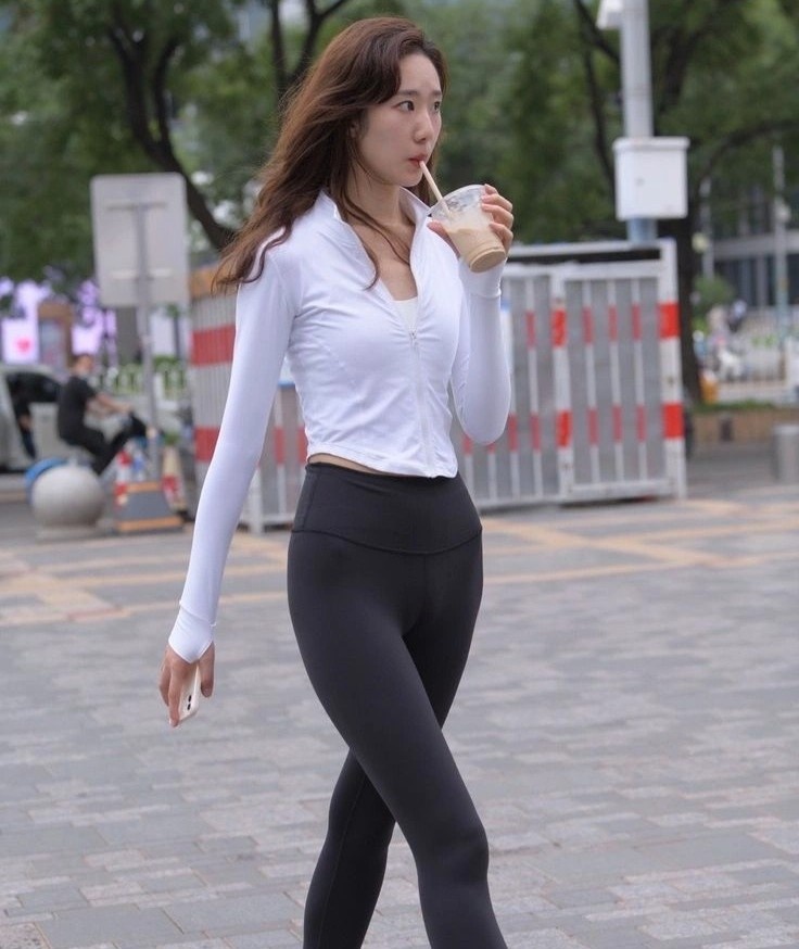 mac legging ra duong anh 2