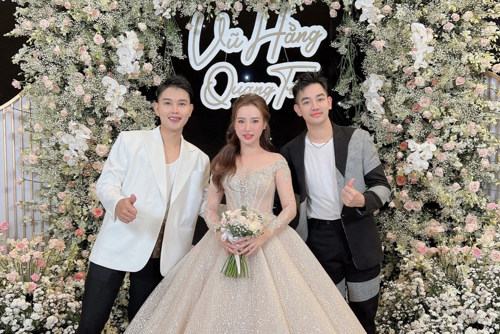 Co dau duoc ban than mung cuoi nua ty dong hinh anh