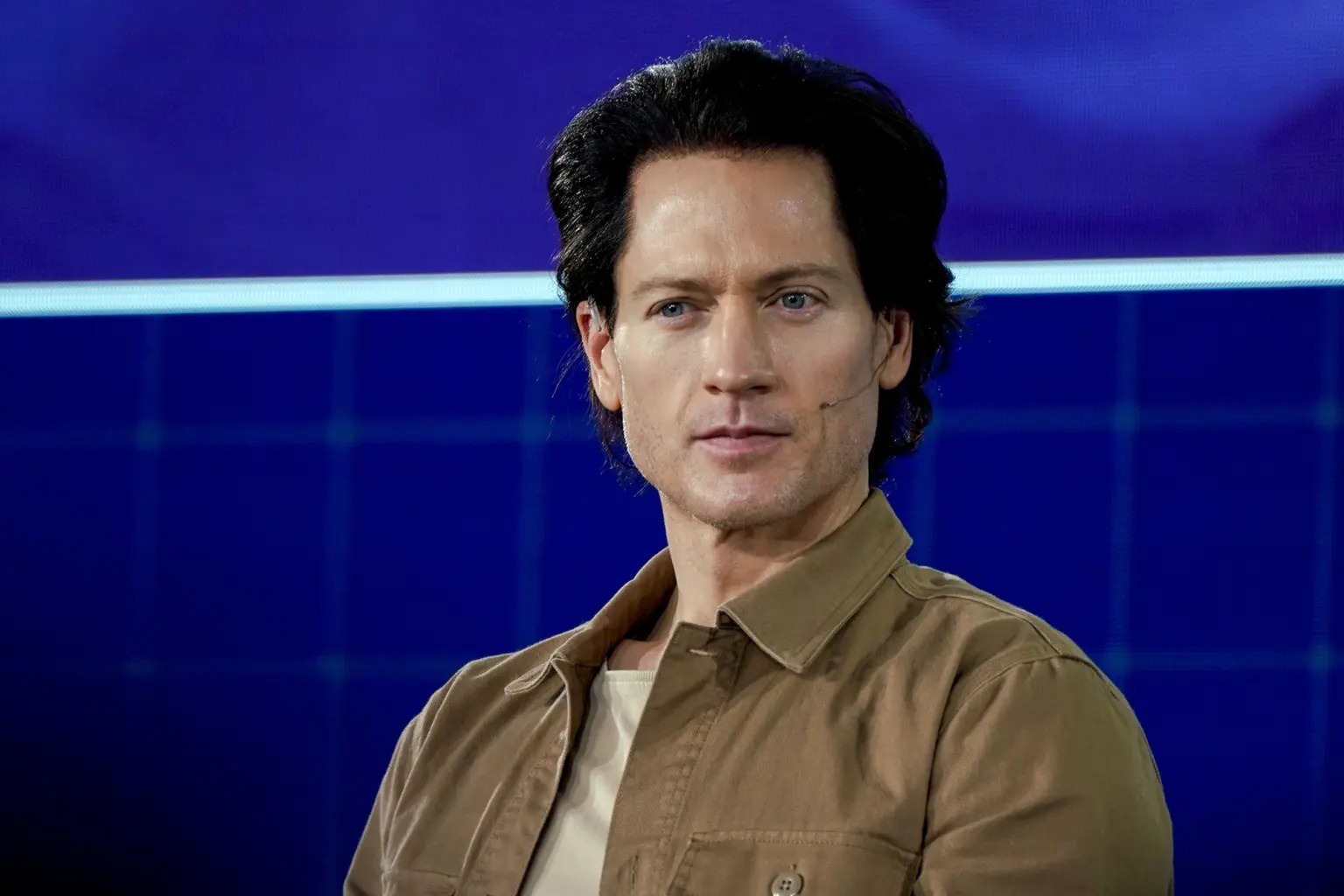 tre hoa co the anh 6