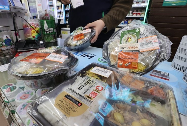 khung hoang chi phi anh 1