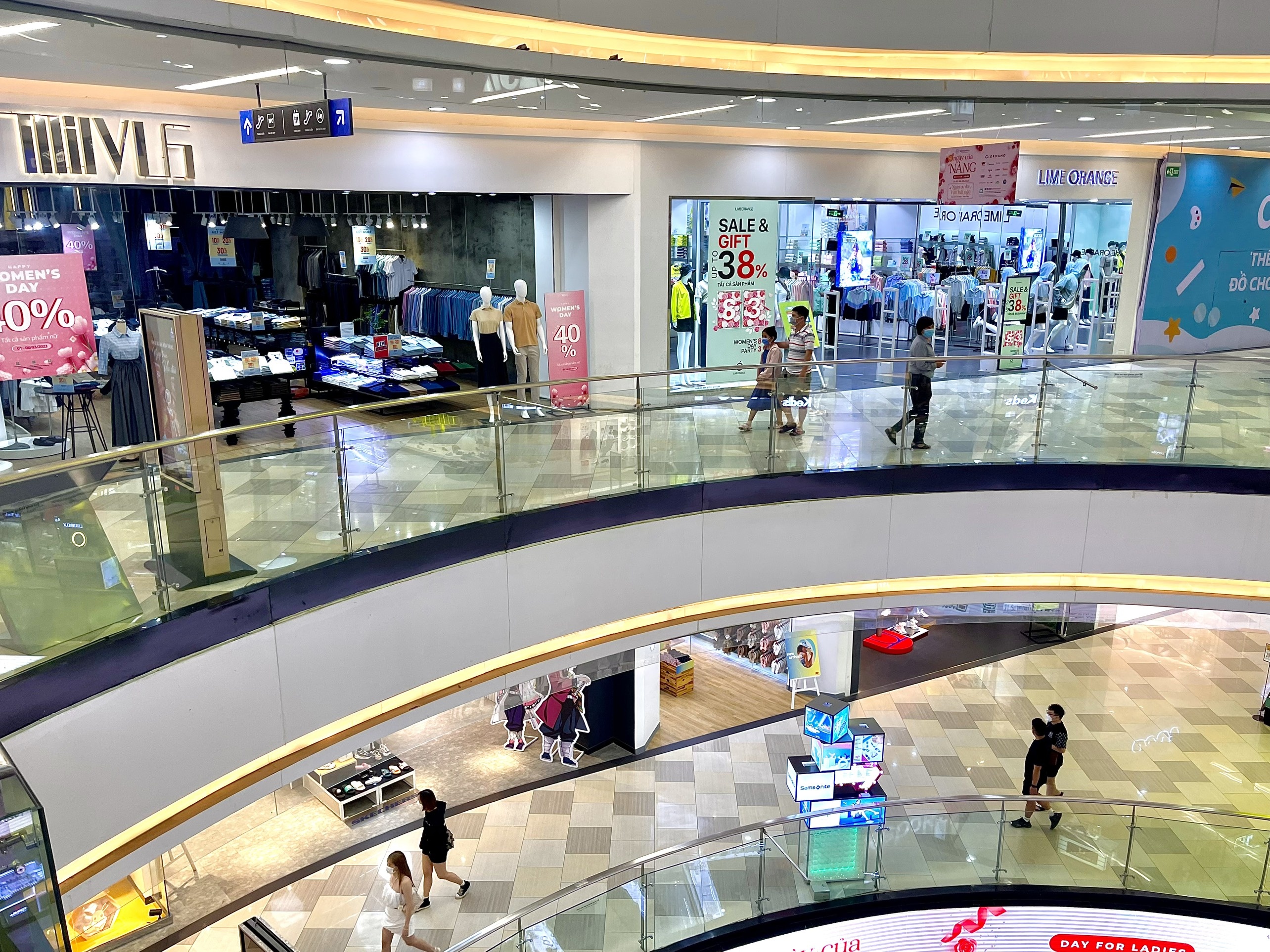 trung tam thuong mai anh 4