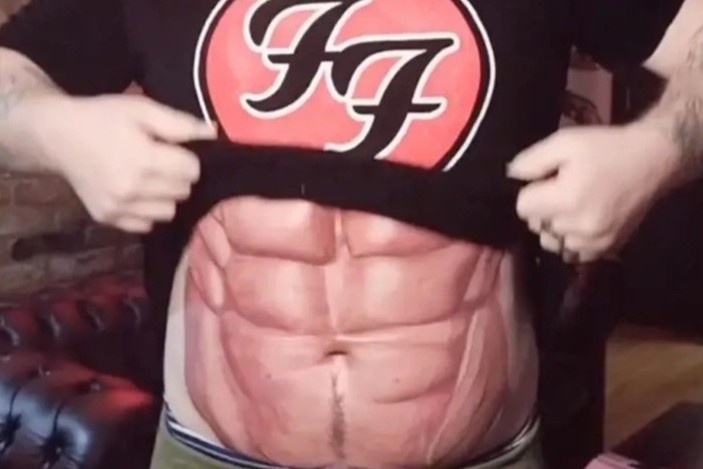 Xam co bung 6 mui thay vi tap luyen, an kieng hinh anh