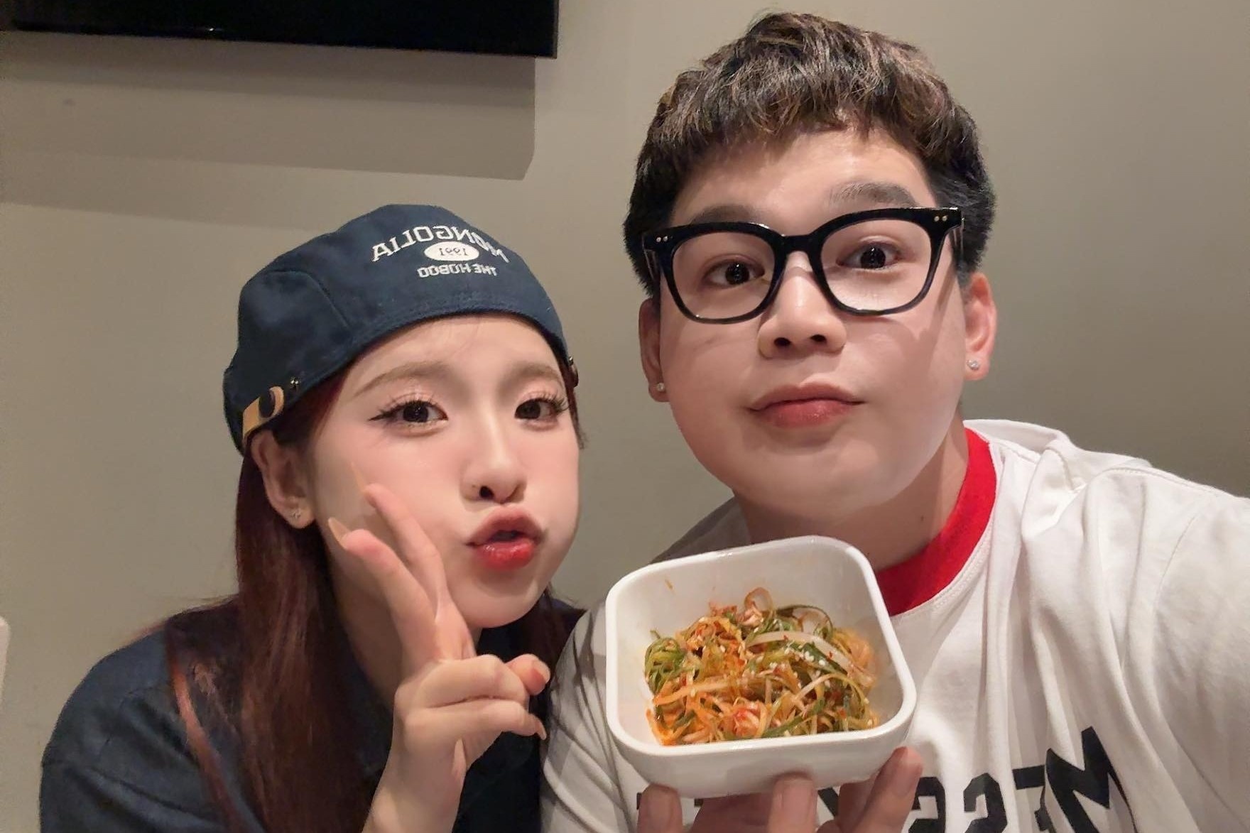 TikToker Long Chun xin loi Tu Sena hinh anh