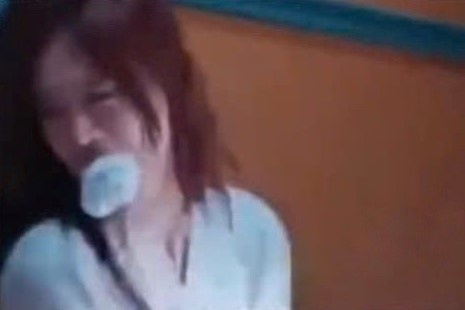 Cai ket cua co gai tu bat coc minh roi tong tien cha me o Trung Quoc hinh anh