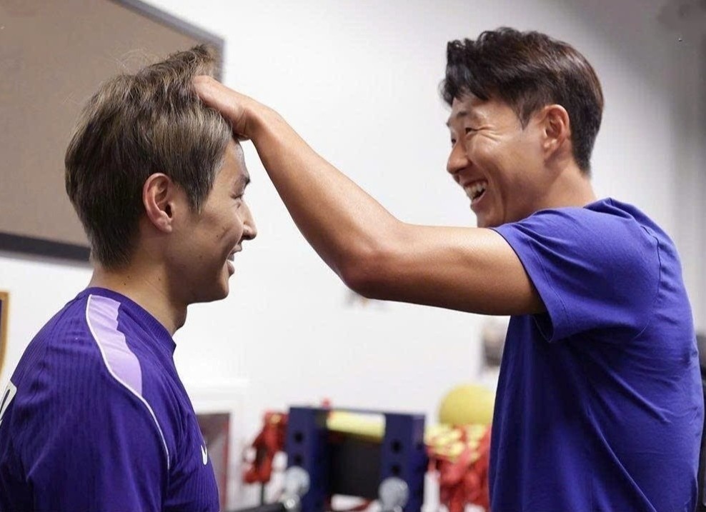 Cai om 'gay bao' cua Son Heung-min va Lee Kang-in truoc them World Cup hinh anh