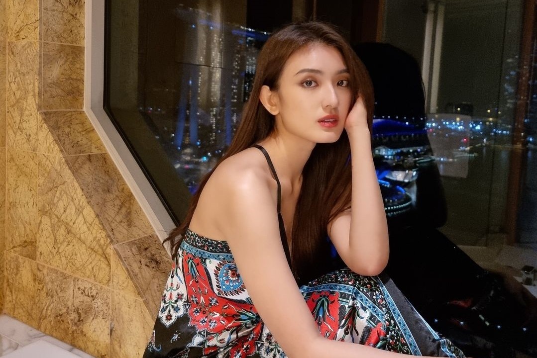 Sao nu bi miet thi vi mui cao, cam vuong hinh anh