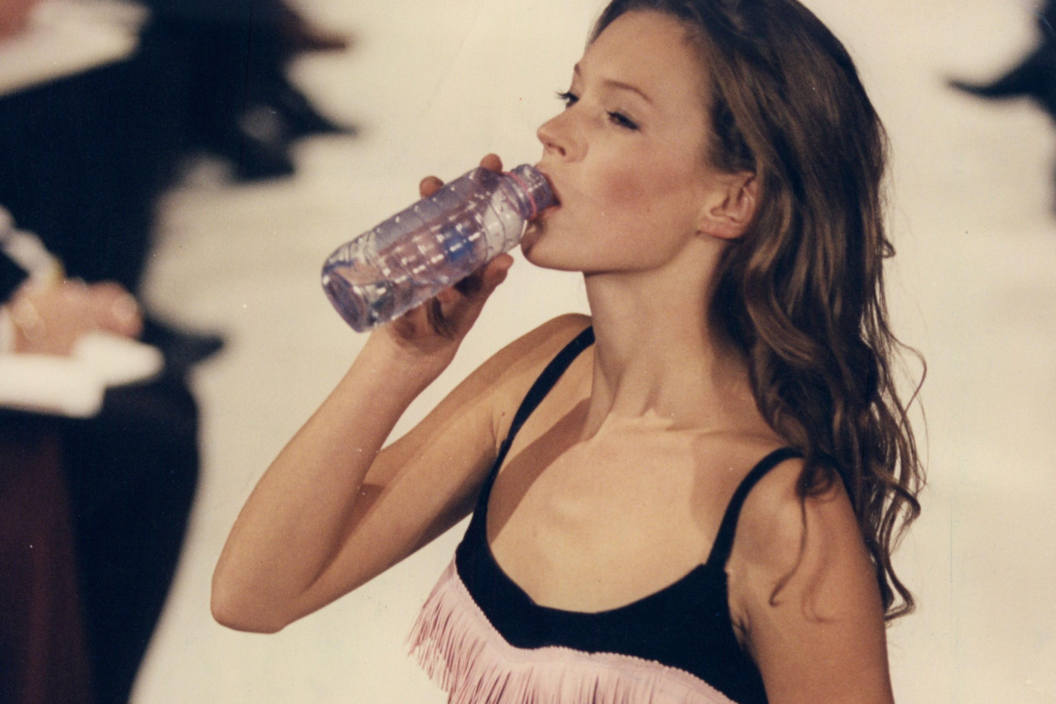 KOL kiem tien tren noi bat an cua nguoi theo doi hinh anh