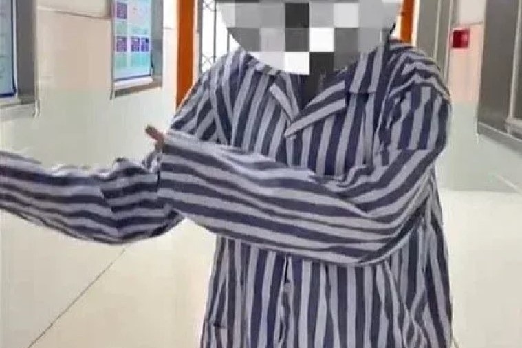 Bi kich co gai tam than vi thi cong chuc 5 nam lien o Trung Quoc hinh anh