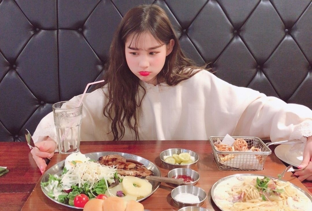 Vi sao nha hang Han Quoc tang mien phi ca chuc dia do an kem hinh anh