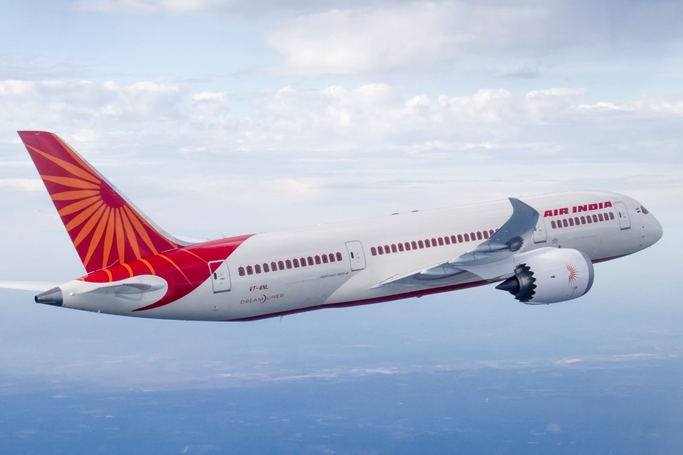 ngat tren may bay anh 2