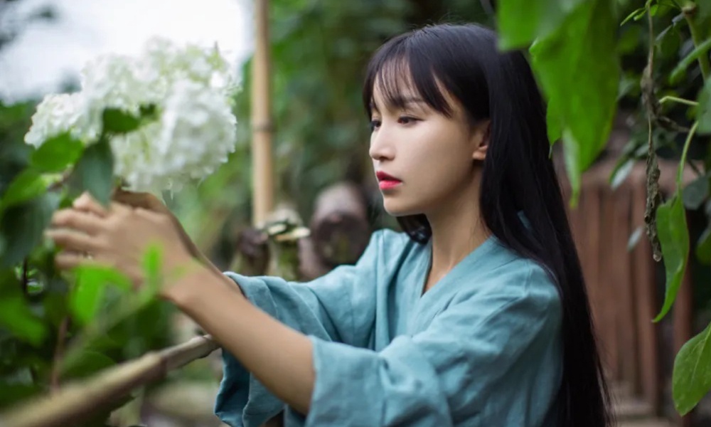 Nhung nguoi vuot qua cai bong cua Ly Tu That hinh anh