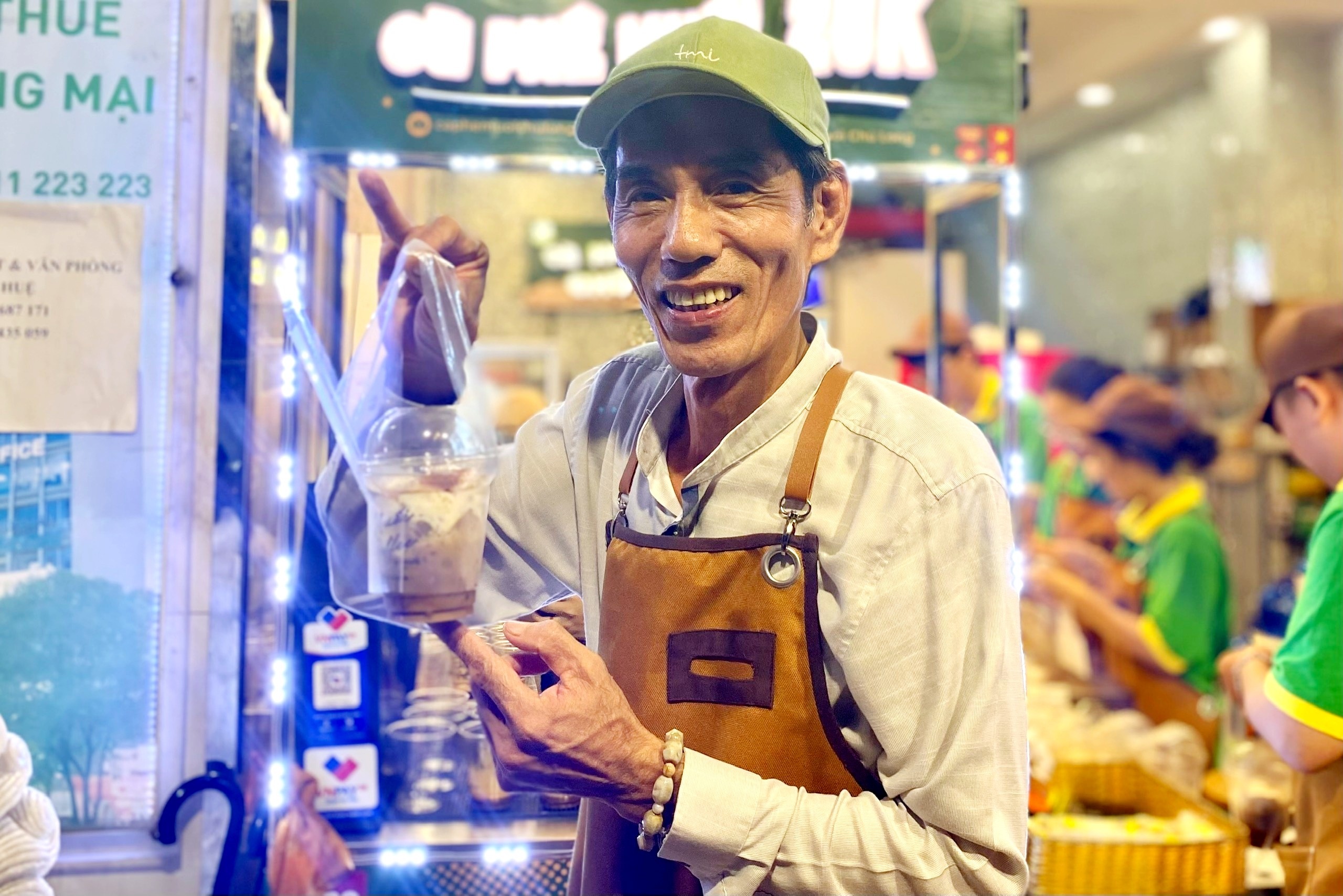 Chu ca phe muoi chu Long o TP.HCM: 'Khoi nghiep de ganh dua voi con' hinh anh