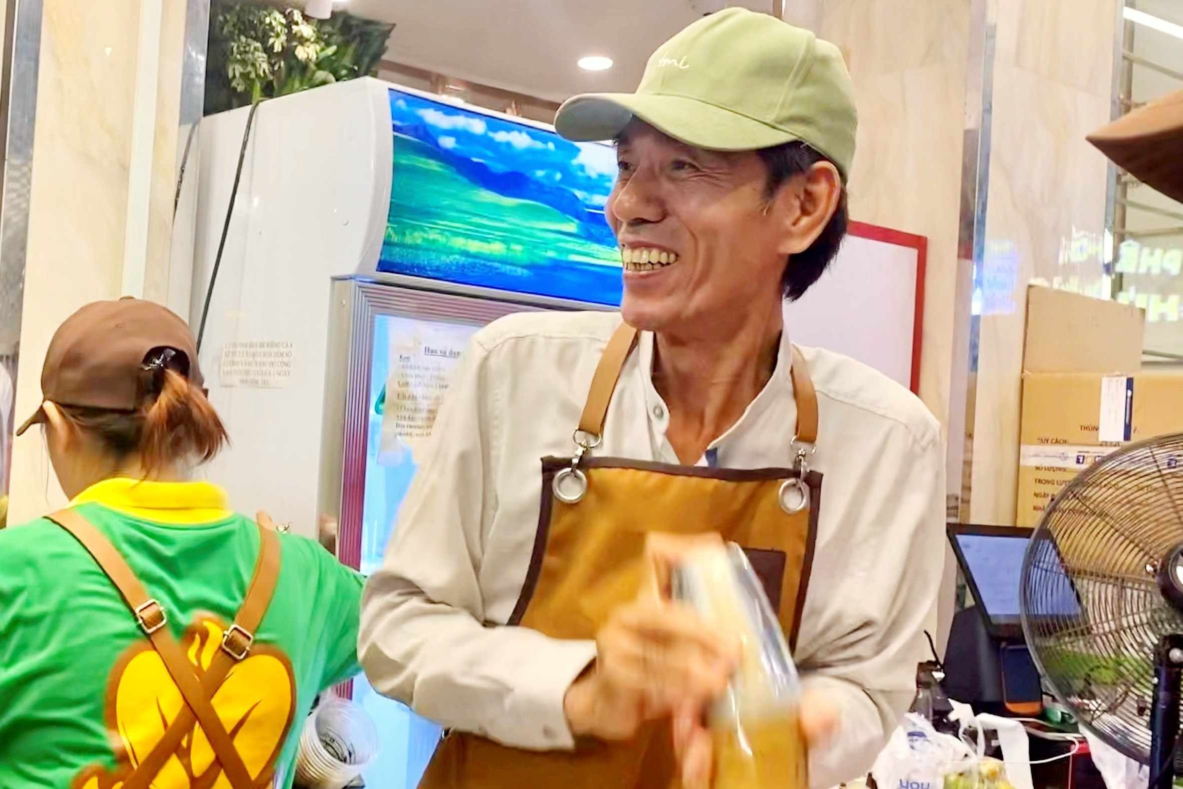 chu Long ca phe anh 4