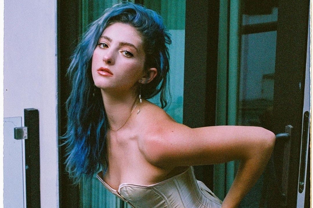 Nhung phu nu vat lon vi bi phat tan anh len mang hinh anh