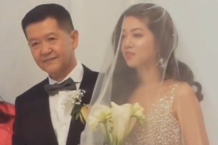 Cau noi cua bo co dau khien nguoi xem roi nuoc mat hinh anh