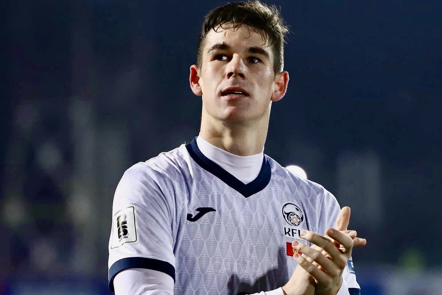 Trung ve 'thep' cao 1,90 m cua Kyrgyzstan sap doi dau U23 Viet Nam hinh anh