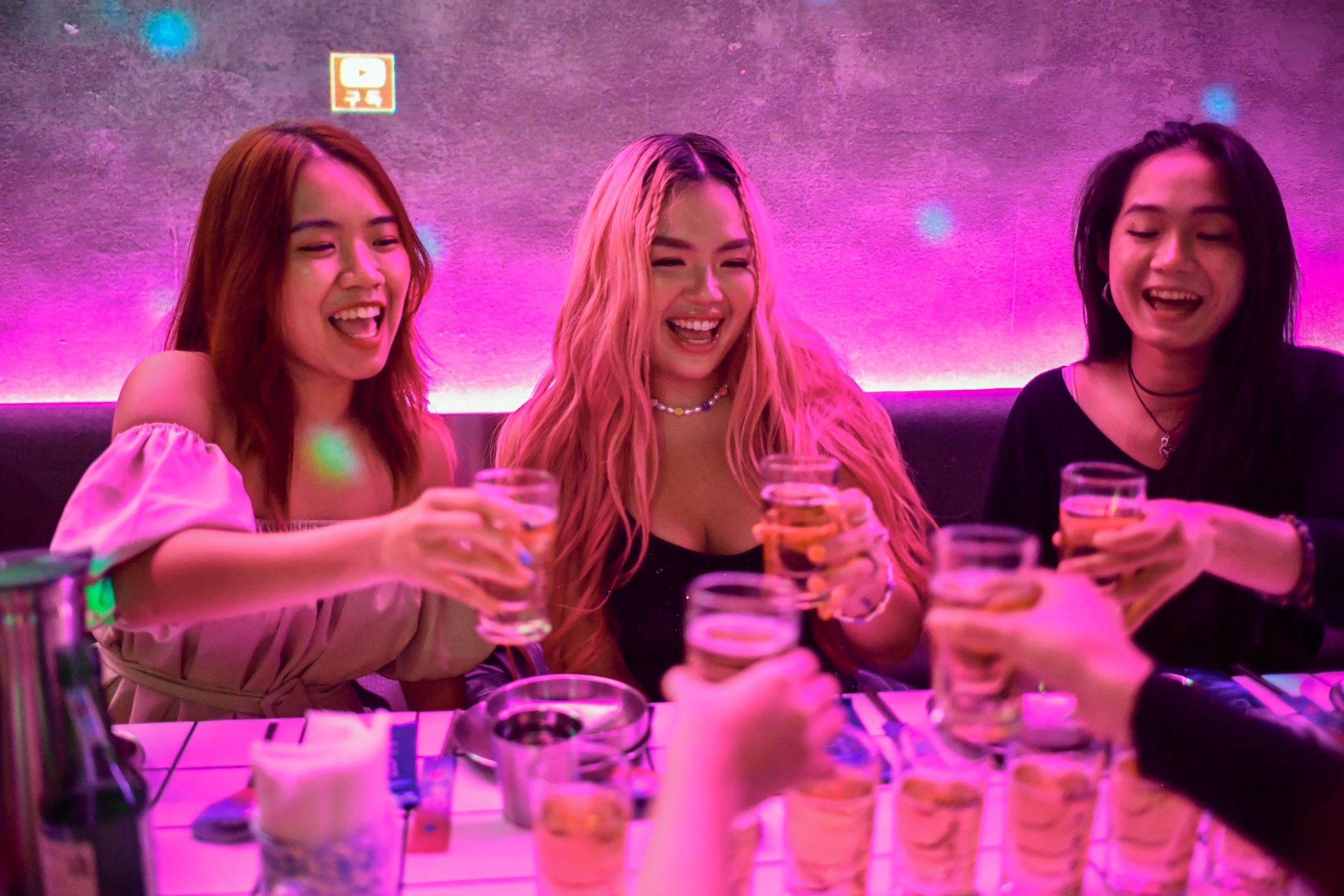 Mua san san pham giai ruou truoc khi 'vui toi ben' dip cuoi nam hinh anh