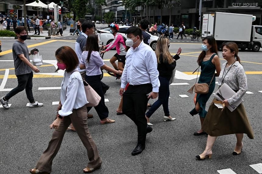 Bai dang tuyen chong cho co gai Viet 17 tuoi tranh cai o Singapore hinh anh