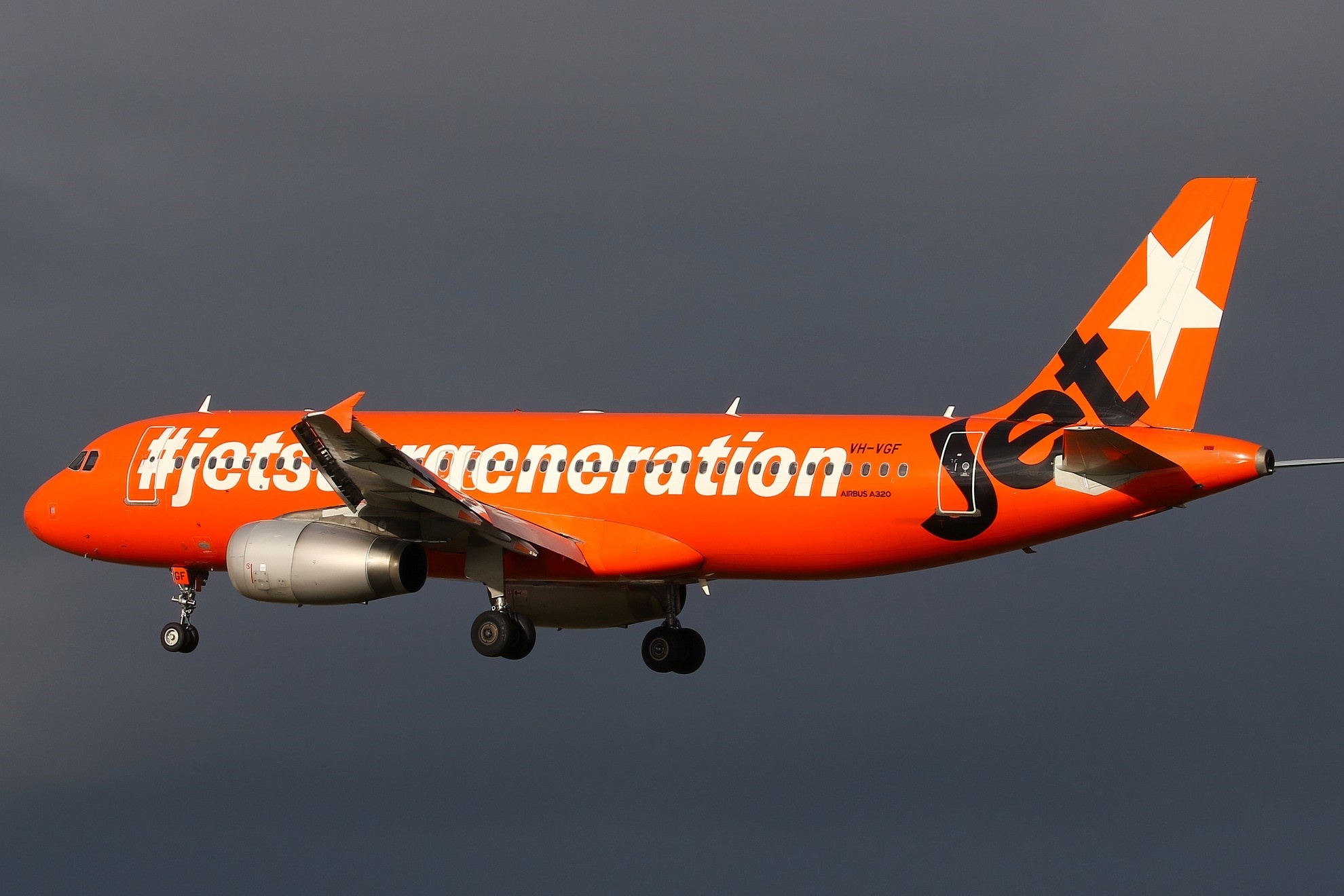 Nhung nhan hang tra gia dat vi noi dung phan biet chung toc hinh anh