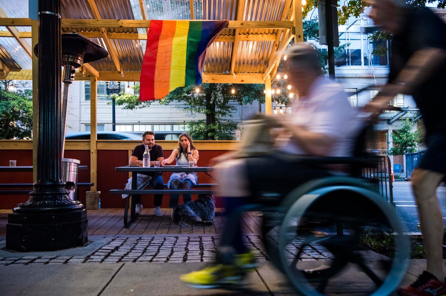 nguoi khuyet tat anh 1