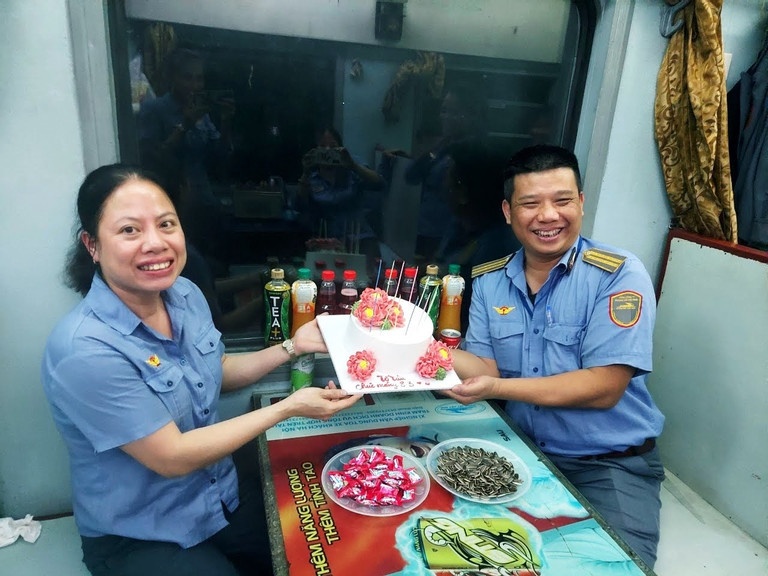 vo chong tau hoa anh 2