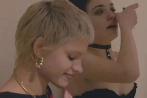 Cap song sinh tim thay nhau nho TikTok sau hai thap ky bi ban hinh anh