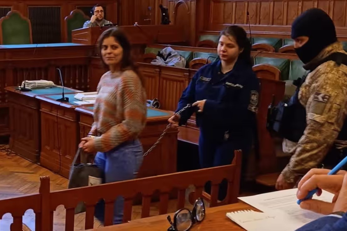 Nguoi dan Italy phan no suc soi vi mot buc anh tu Hungary hinh anh