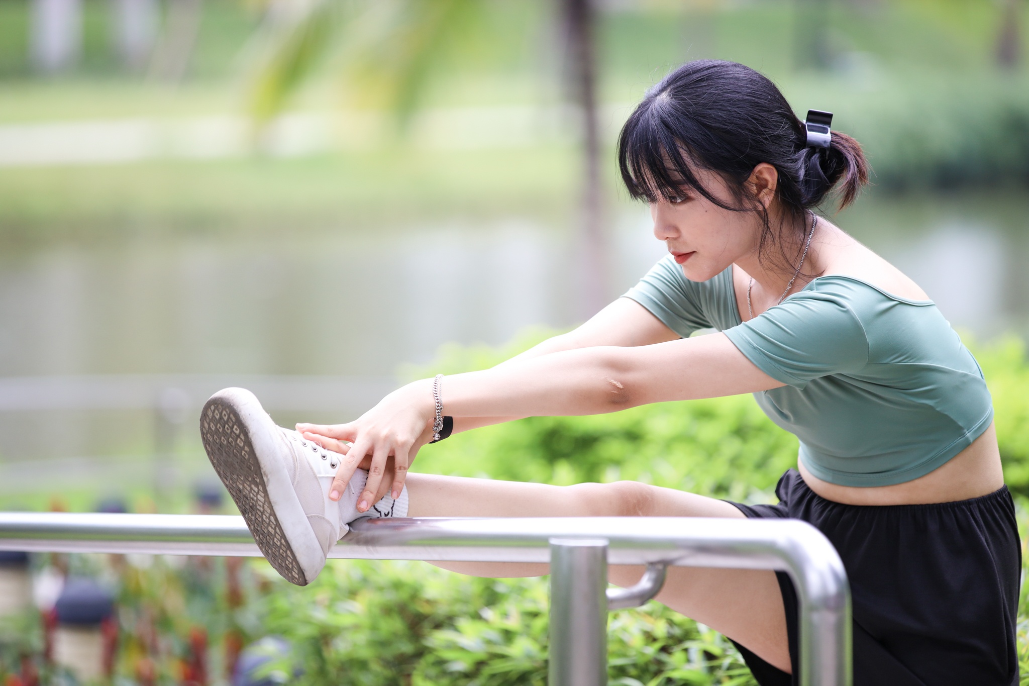 An Tet 'toi ben', siet can ca thang hinh anh