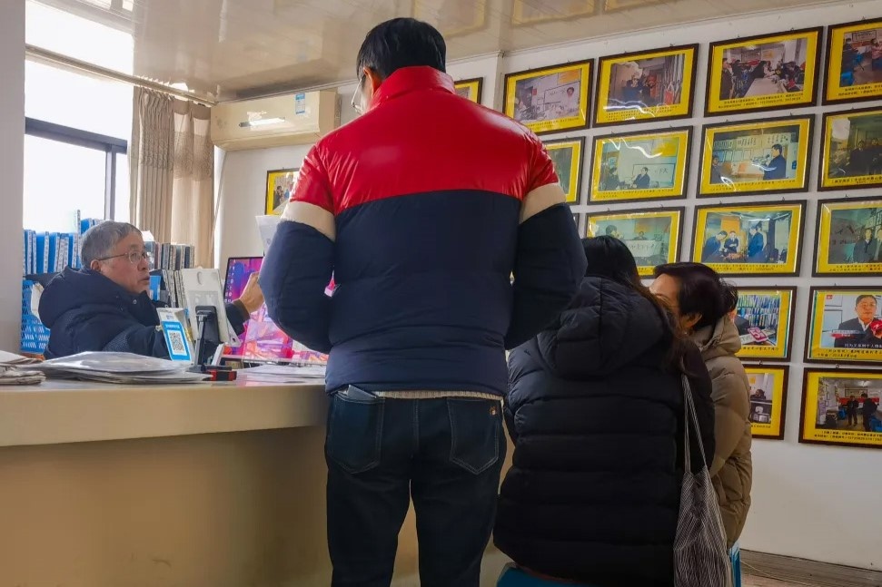 Nhieu dan ong Trung Quoc thich o re hinh anh