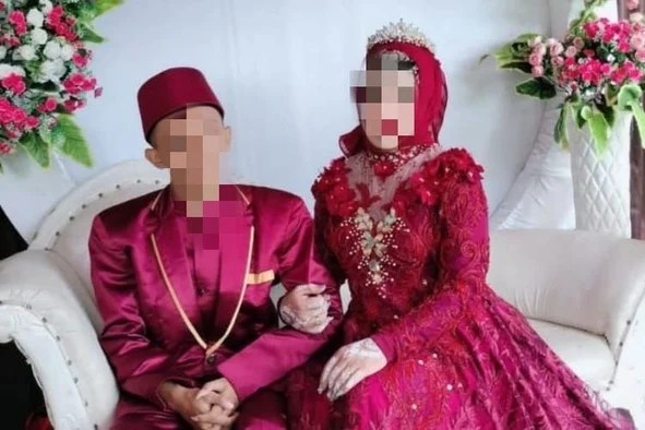 Phat hien vo la dan ong sau 12 ngay cuoi hinh anh