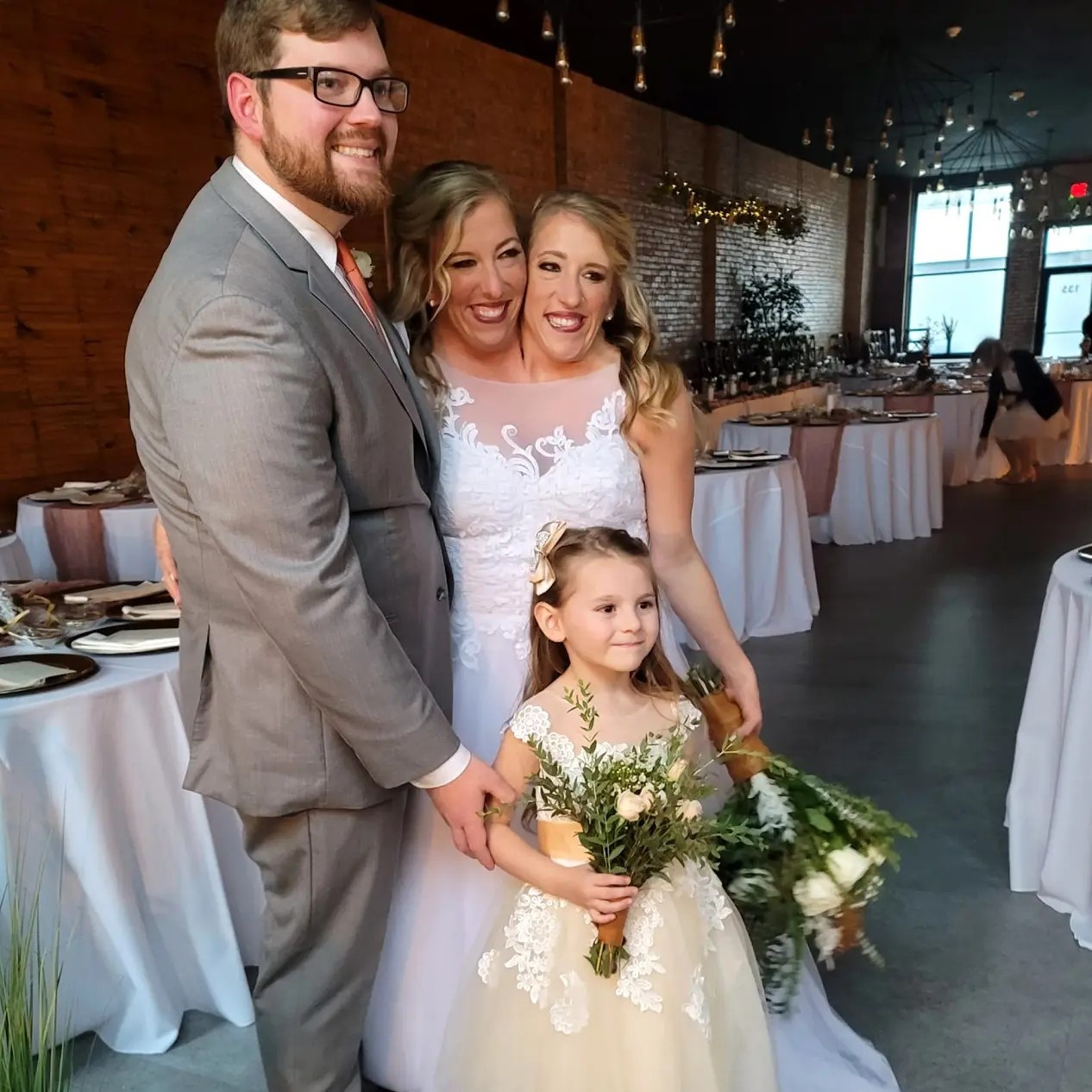 song sinh dinh lien anh 2