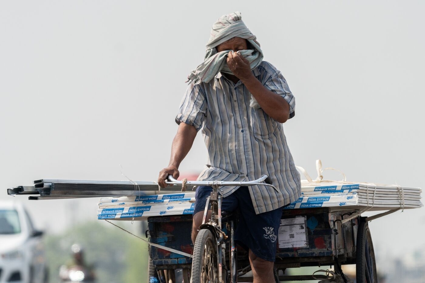 Nang nong ky luc de doa phep mau kinh te o nuoc dong dan nhat the gioi hinh anh